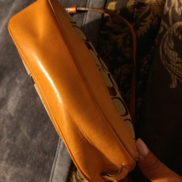 Coach Y2K Demi Shoulder Baguette in Signature Jacquard Canvas and Tan Leather - Picture 3 of 6